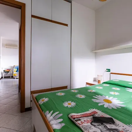 Warm And Bright In Near The Sea Apartment